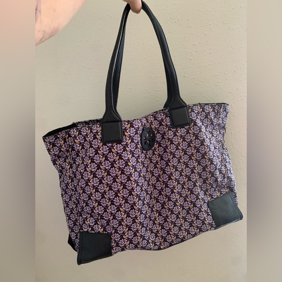 Tory Burch Handbags - TORY BURCH NYLON TOTE (EUC)